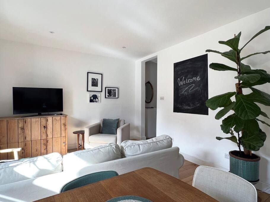 Poets Rest, Free Parking, Ev Socket Fees Apply Walk To Beach Hove Exterior foto